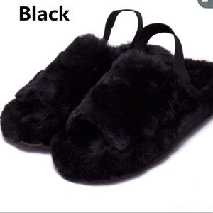 Women’s Black Slippers w/ Back Strap💫